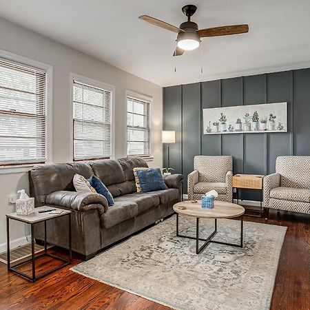 Chic Home With Huge Grassy Yard 7 Mins To Arrowhead Stadium Independence Esterno foto
