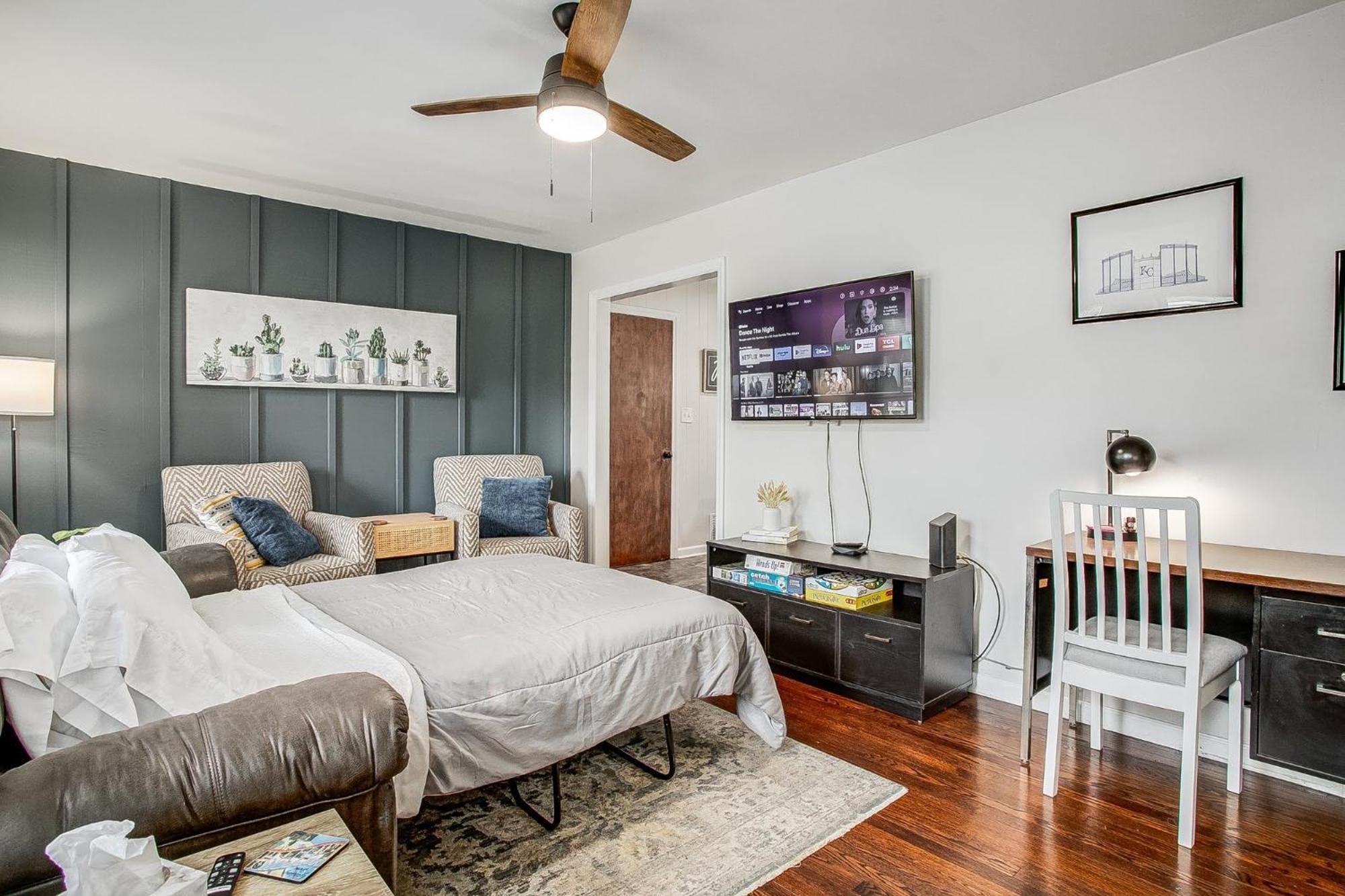Chic Home With Huge Grassy Yard 7 Mins To Arrowhead Stadium Independence Esterno foto